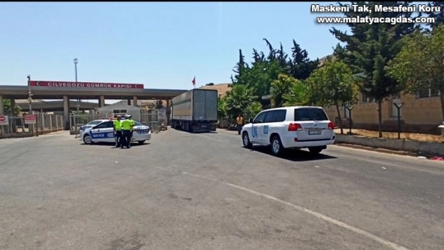 BM'den İdlib'e 46 tır insani yardım