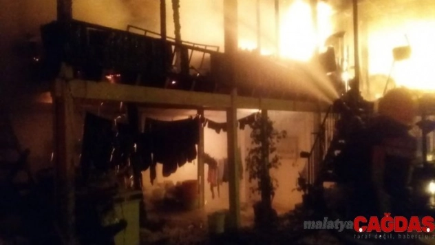 Bodrum'da iki ev küle döndü