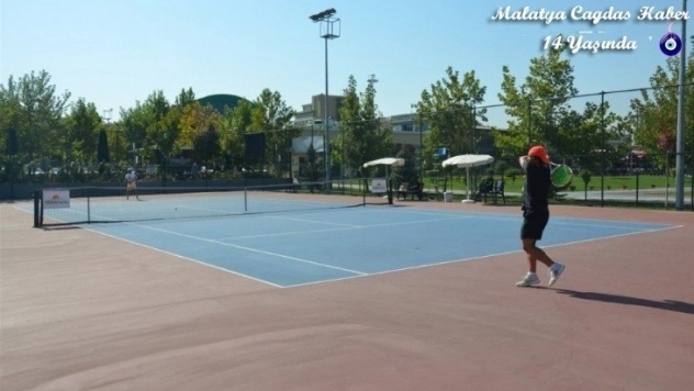 Bölge Tenis turnuvası çekişmeli geçti