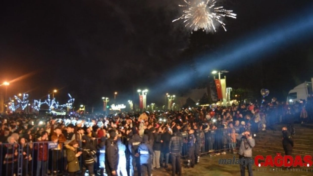 Bolu'da kent merkezinde yeni yıl coşkusu yaşandı