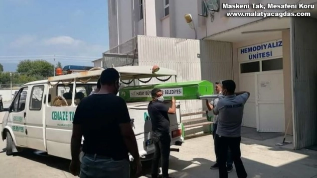 Boşandığı eşini dönmeye ikna edemeyince öldürdü