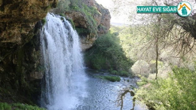 Bozkırın ortasındaki saklı Cennet 'Yıldız Şelalesi'