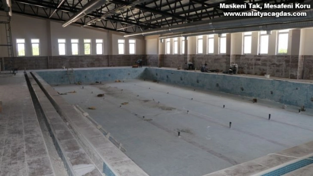 Bozova'da Yarı Olimpik Yüzme havuzu yaz aylarına hazırlanıyor