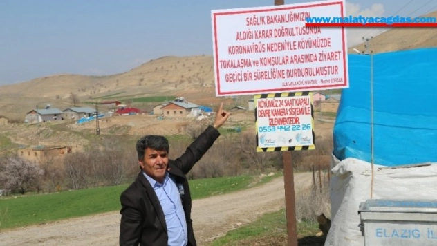 Bu köyde tokalaşma ve komşu ziyareti durduruldu