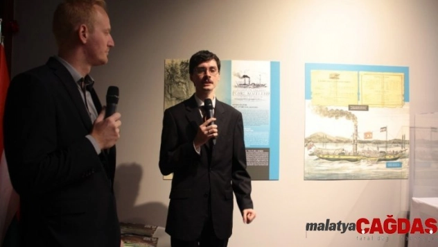 Budapeşte-İstanbul arasındaki buharlı gemi yolculuğu 'Doğu'ya Açılmak' ile anlatıldı