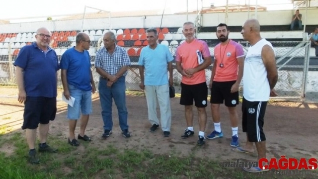 Burhaniye'de Belediyesporda altyapı göz doldurdu