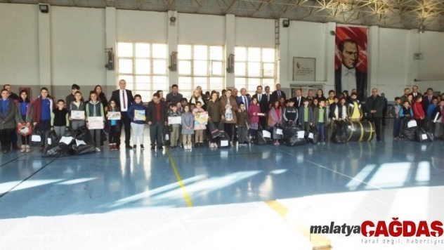 Burhaniye'de öğrenciler spor ve zeka oyunları ile teknoloji bağımlığından uzaklaşacak