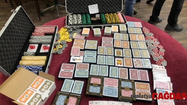 Bursa'da lokale kumar baskını