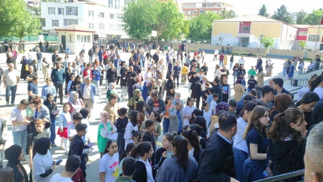 Bursluluk sınavı 81 ilde yapıldı