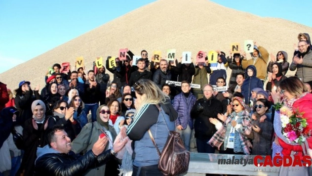 Büyükelçi Berger, Nemrut Dağı'nda romantik evlilik teklifine tanık oldu