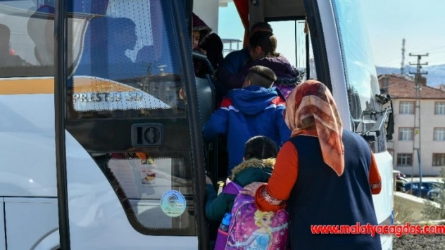 Büyükşehir bin 83 öğrencinin servis ücretlerini karşılıyor