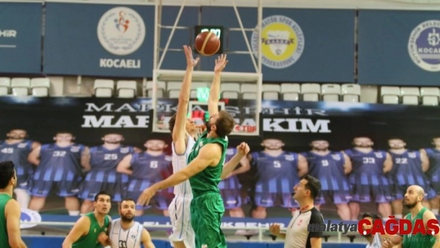 Büyükşehir Kağıtspor geçit vermiyor