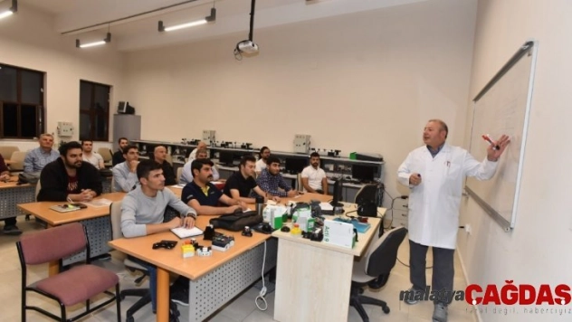 Büyükşehir meslek sahibi yapıyor