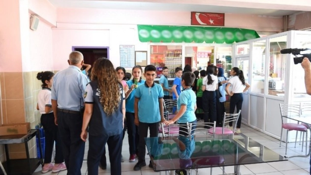 Büyükşehir zabıtasından kantinlere sıkı denetim