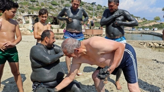 Buz gibi çamurlu suyla gelen sağlık ve güzellik