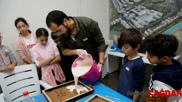 Çağdaş Sanatlar Galerisi'nde çocuklar için heykel atölyesi düzenlendi