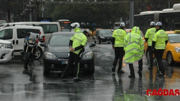 Çakar yasağı başladı, Ankara'da sıkı denetim