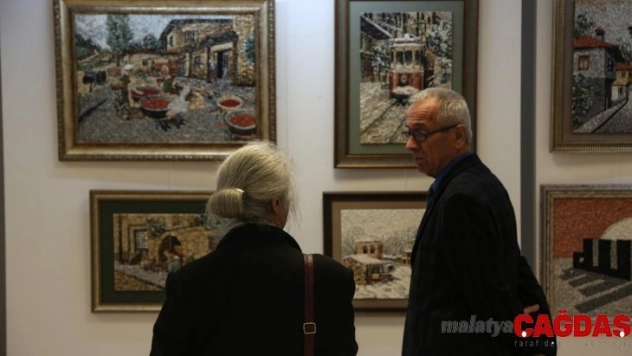 Çakıl taşları tablolara dönüştü