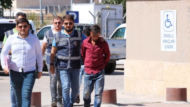 Çakma polis hakim karşısında