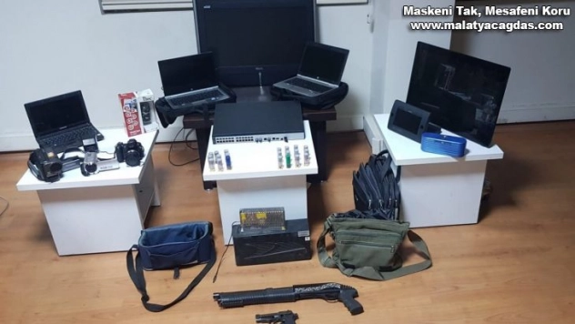 Çaldığı eşyalarla yakalanan zanlı tutuklandı