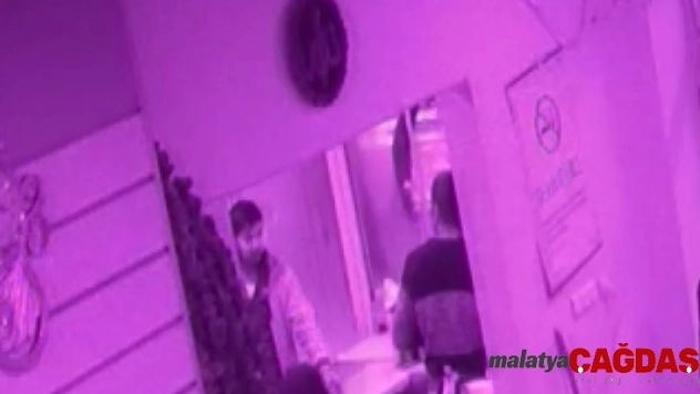 Çalışanı telefonunu çaldı gözyaşlarına boğuldu