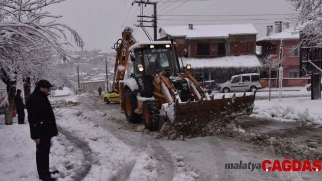 Çan Belediyesi karla mücadele çalışmalarını sürdürüyor
