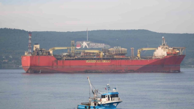 Çanakkale Boğazı'ndan yüzer üretim, depolama ve boşaltma gemisi geçti