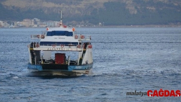 Çanakkale'de bazı feribot seferleri iptal edildi