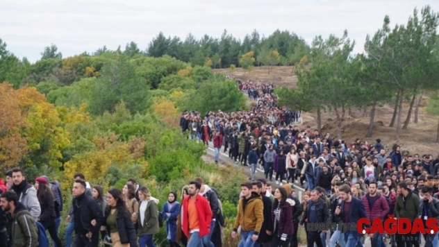 Çanakkale'de bin 300 öğrenciden şehitlik ziyareti