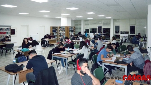 Çankaya'nın kütüphanelerinde 7/24 hizmet