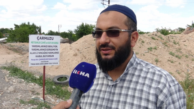 Çarmuzu Meydanlık Camii Depremde Yıkıldı, Yeniden İnşası İçin Destek Bekleniyor