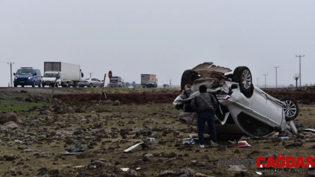 Çarpışan otomobiller ters döndü: 1 yaralı