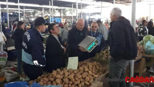 Çarşamba'da pazar yerlerinde 'terazi' denetimi