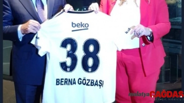 Çebi'den Berna Gözbaşı'na forma hediyesi