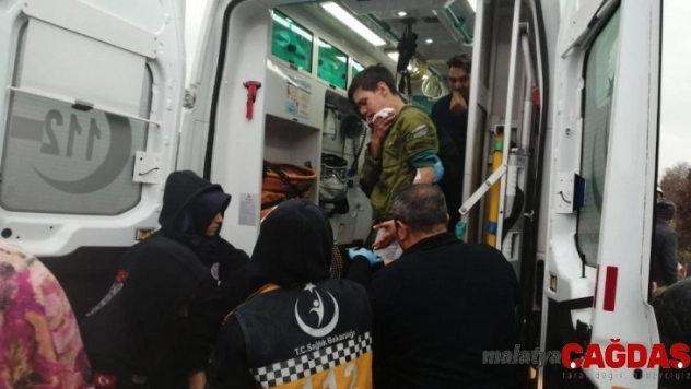 Çekmeköy'de İETT otobüsü yan yattı: 1'i ağır 12 yaralı