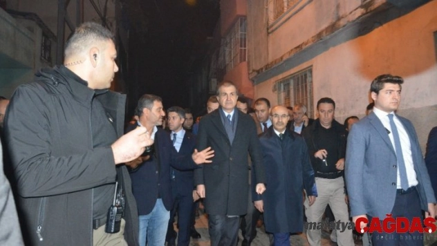 Çelik, sağanakta evleri zarar gören vatandaşları ziyaret etti