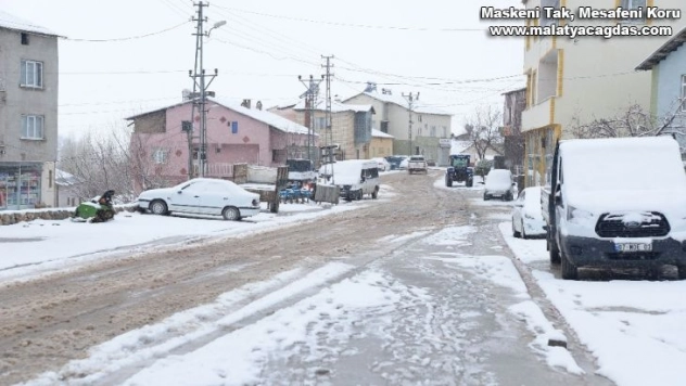 Çelikhan'da kar yağışı başladı
