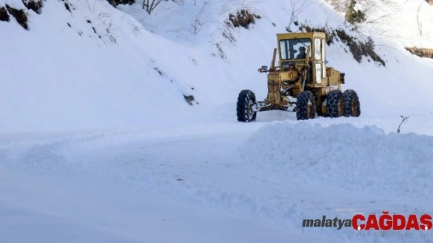Cenazeye gitmek için yola çıktılar fakat kara saplandılar