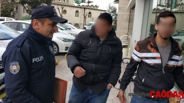 Cep telefonu hırsızlığına 3 gözaltı