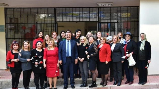 Çetin: 'Kadınlarımız başımızın tacı'