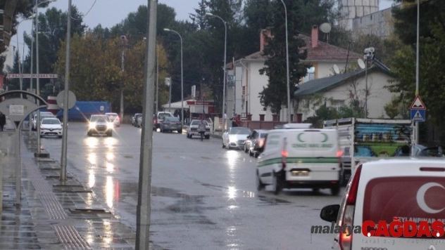 Ceylanpınar'da sağanak yağış