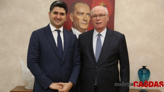 CHP Genel Başkan Yardımcısı Adıgüzel, Başkan Kurt'u ziyaret etti