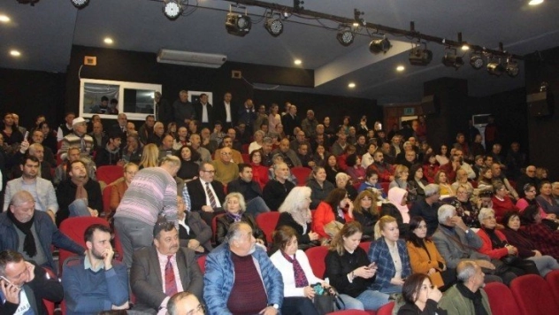 CHP Grup Başkan vekili Kuşadası'nı ziyaret etti