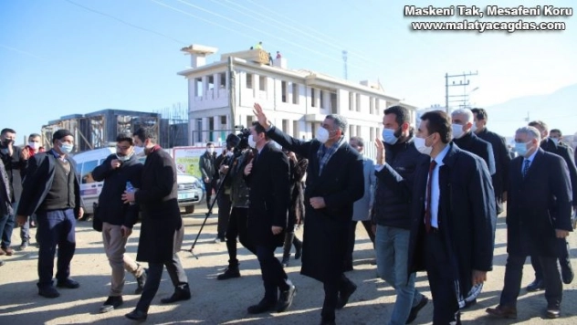 CHP heyeti, deprem bölgesi Elazığ'da çalışmaları yerinde inceledi