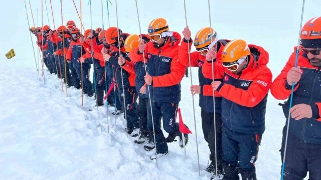 Çığ riskine karşı bölgesel AFAD eğitimi Van'da başladı