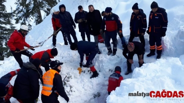 Çığda kaybolan işçinin cesedi bulundu