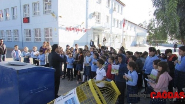 Çiğli Belediyesinden okullara 'çevre dostu' hediye