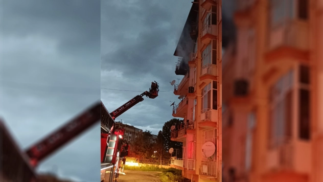 Çıkan yangında bina sakinleri mahsur kaldı