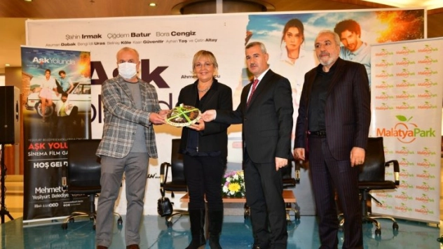 Çınar, Aşk yolunda filminin oyuncuları ile söyleşi etkinliği düzeledi