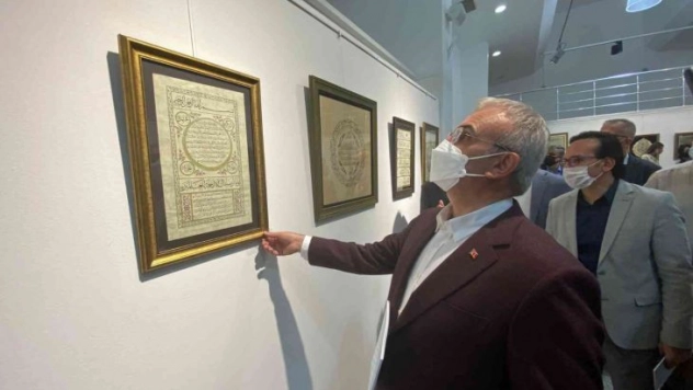 Çizgide Ahenk ve Zarafet Hat Sergisi açıldı